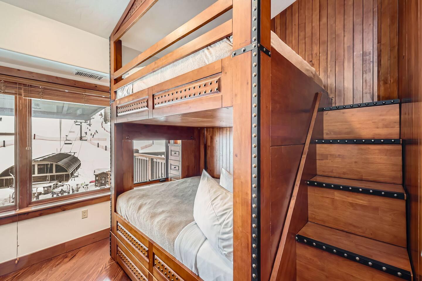 One Ski Hill Combined 8505 and 8506 Peak 8 Ski In Ski Out Four Bedroom Penthouse view 4