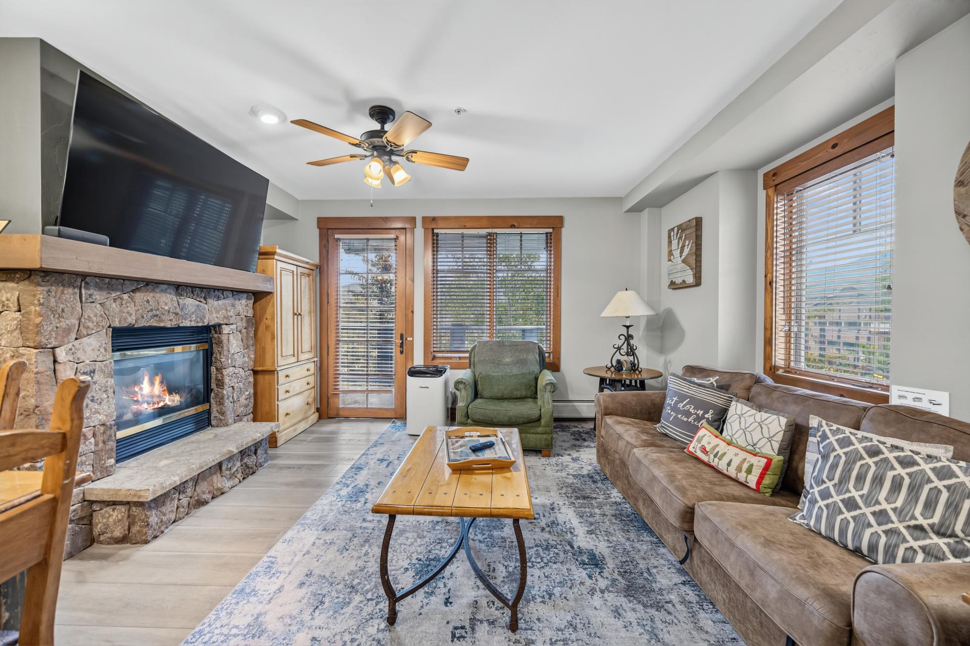 Mountain Thunder 1215 Luxury Corner Suite Steps to Gondola and Main Street view 4