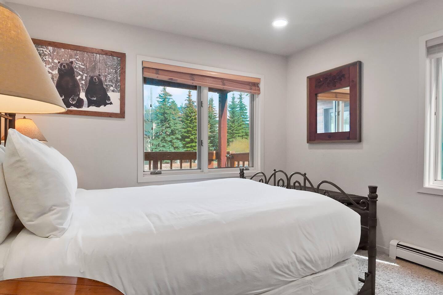 Tyra 128 Ski In Ski Out Condo at Snowflake Lift Close to Main Street and Trails view 3
