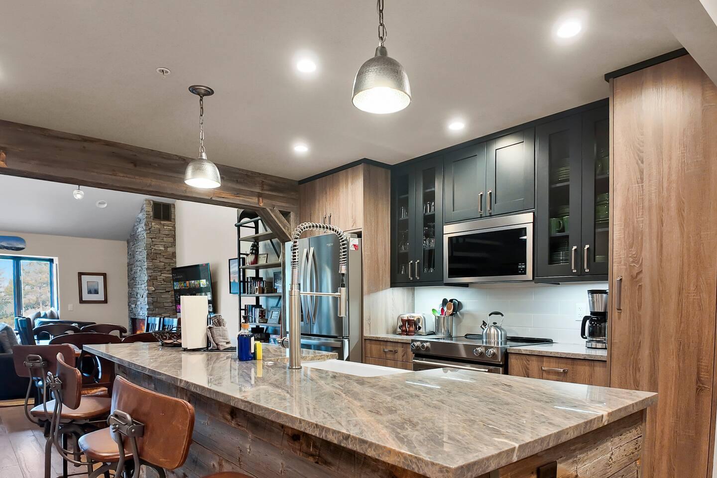 Tyra Grand 7 Bedroom Lodge Ski In Ski Out at Snowflake Lift Walk to Main Street view 4
