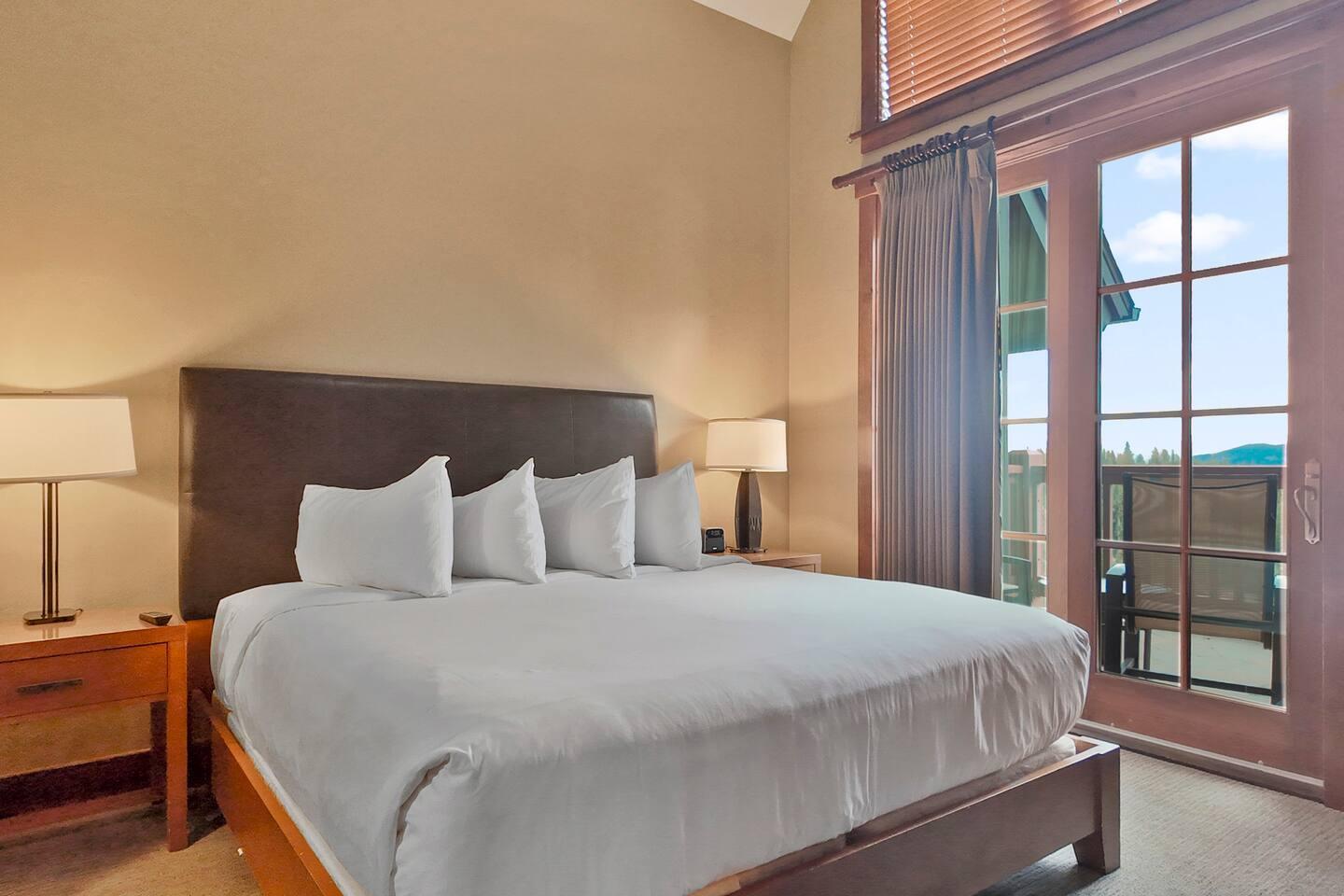 One Ski Hill 8510 Peak 8 Ski In Ski Out Penthouse with Murphy Bed and Premium Amenities view 3