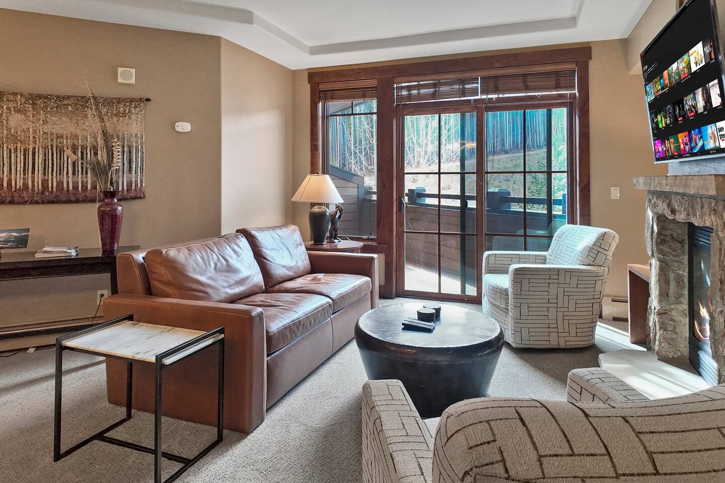 Peak 7 Slopeside Suite Ski In Ski Out Access with Resort Amenities and Hot Tubs main view