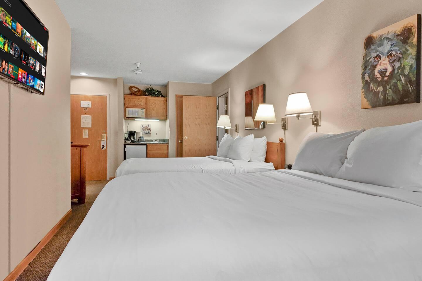 River Mountain Lodge Studio | Two Queen Beds & Pool | Sleeps 4
